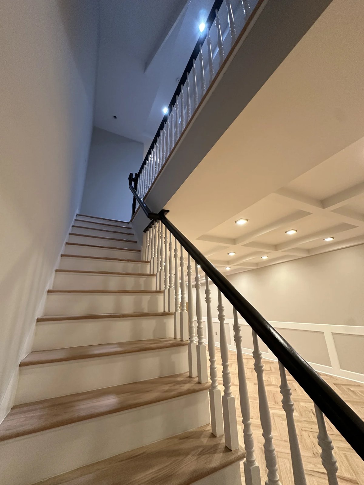Mint interior painting work — painting gallery 32