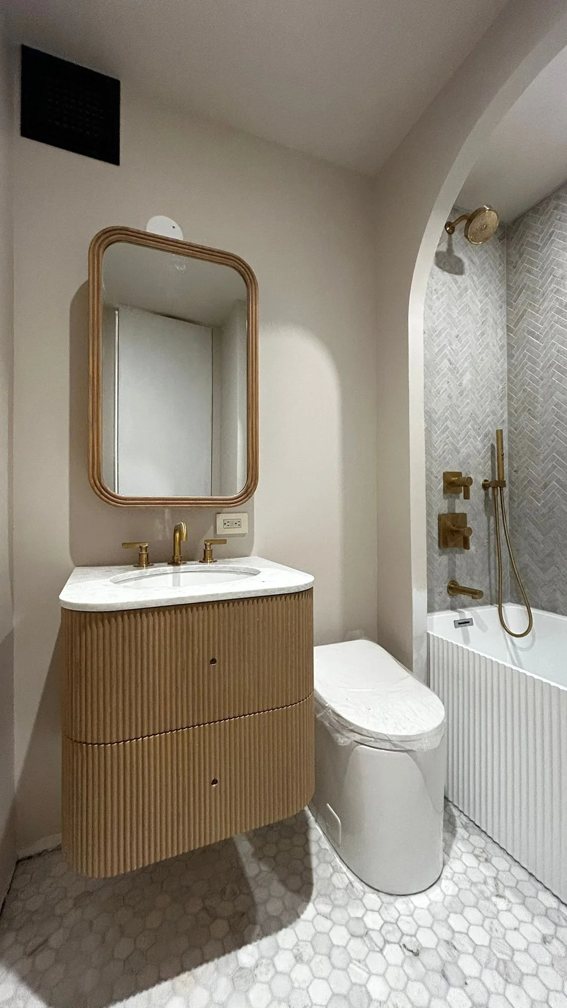 Mint bathroom renovation — bathroom gallery 03