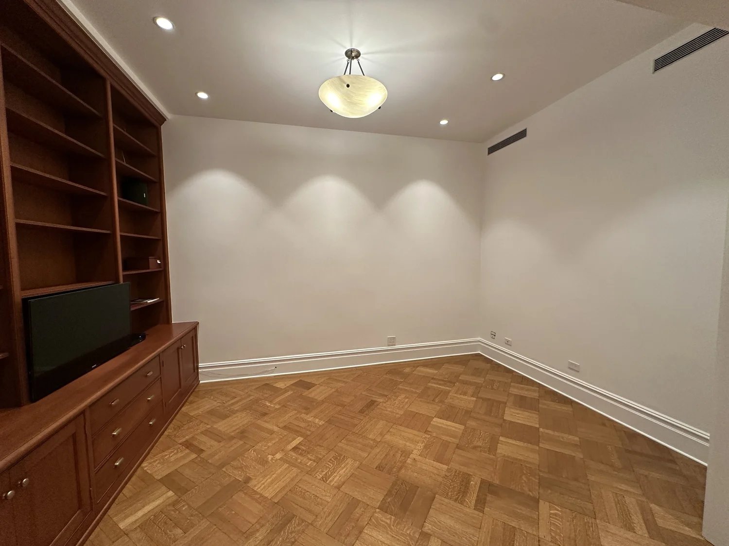 Mint interior painting work — painting gallery 35