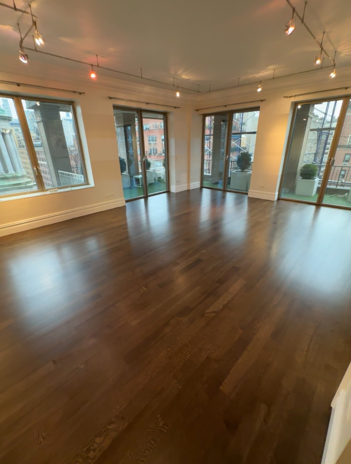 Mint hardwood flooring installation — flooring gallery 04
