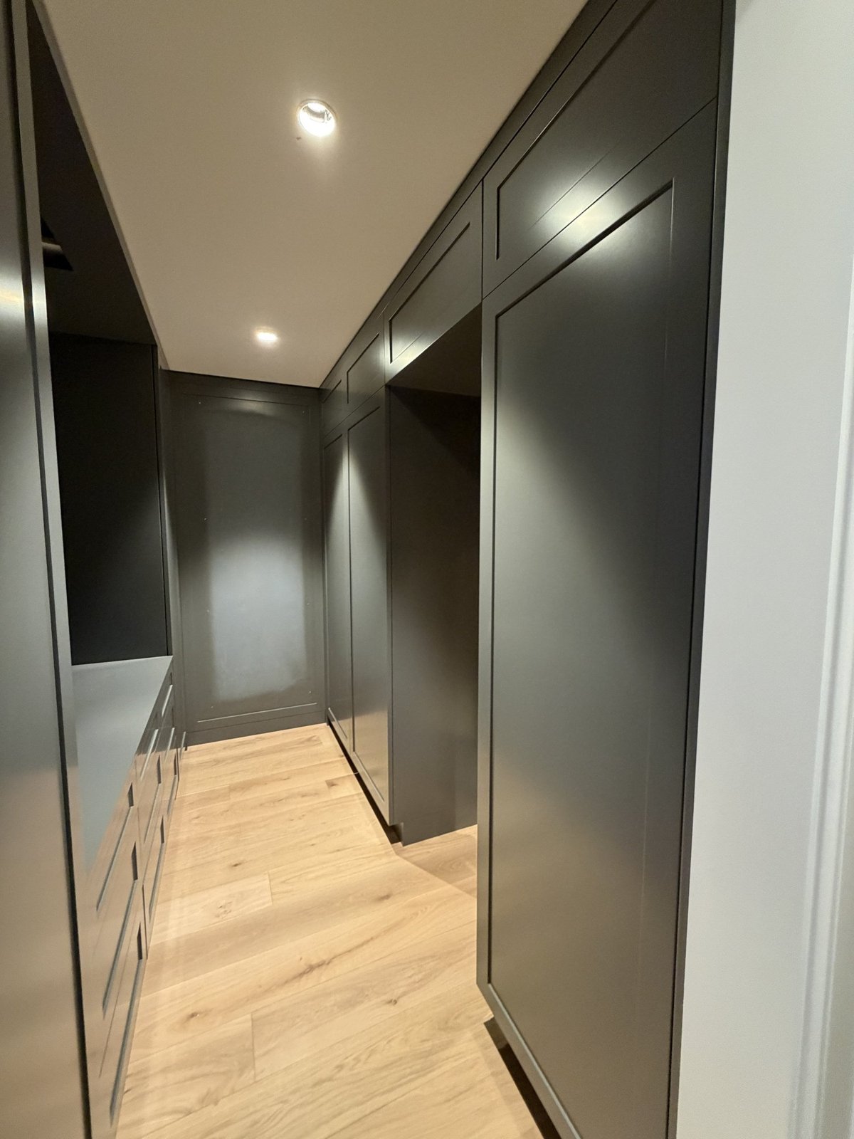 Mint interior painting work — painting gallery 06