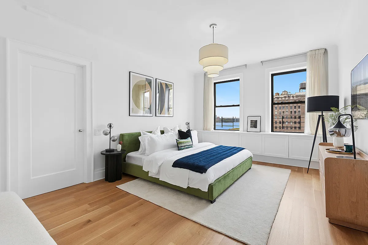 Riverside Drive Paint & Floor photo 3