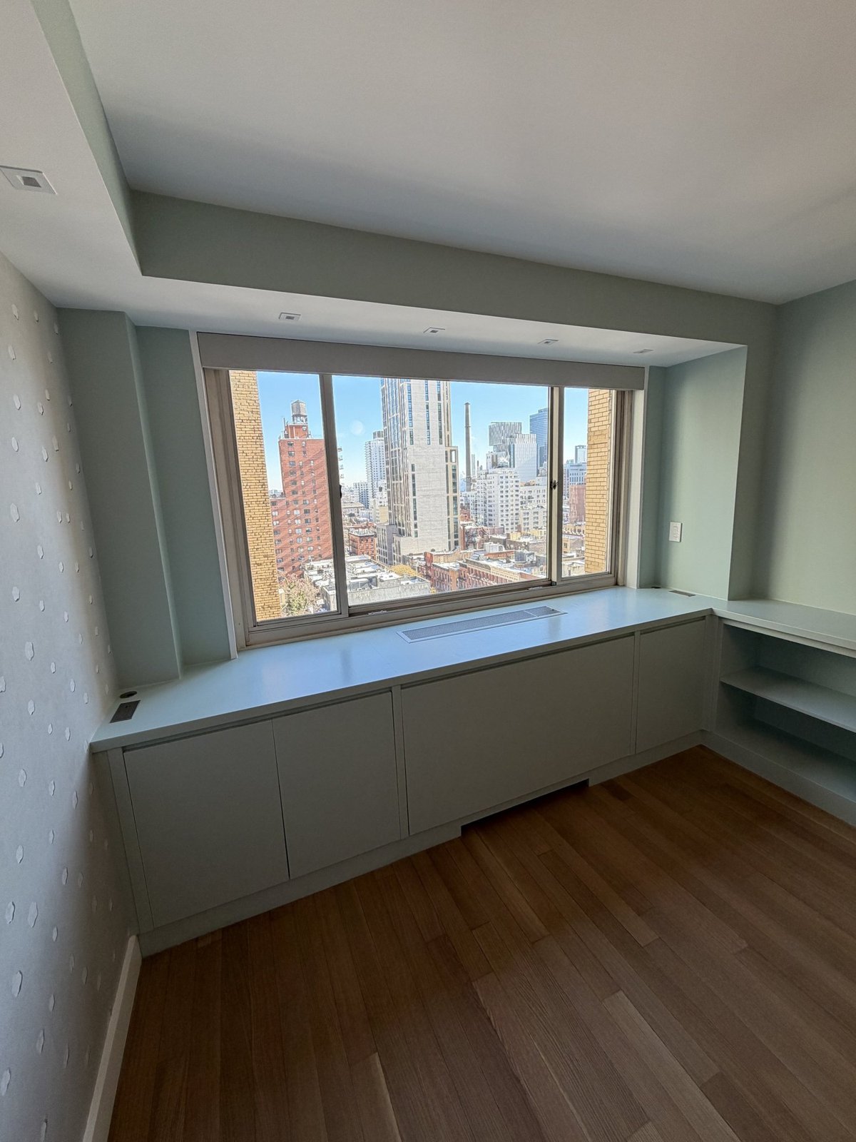 Mint interior painting work — painting gallery 17