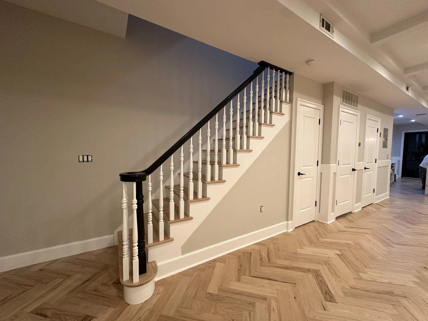 Mint interior painting work — painting gallery 31