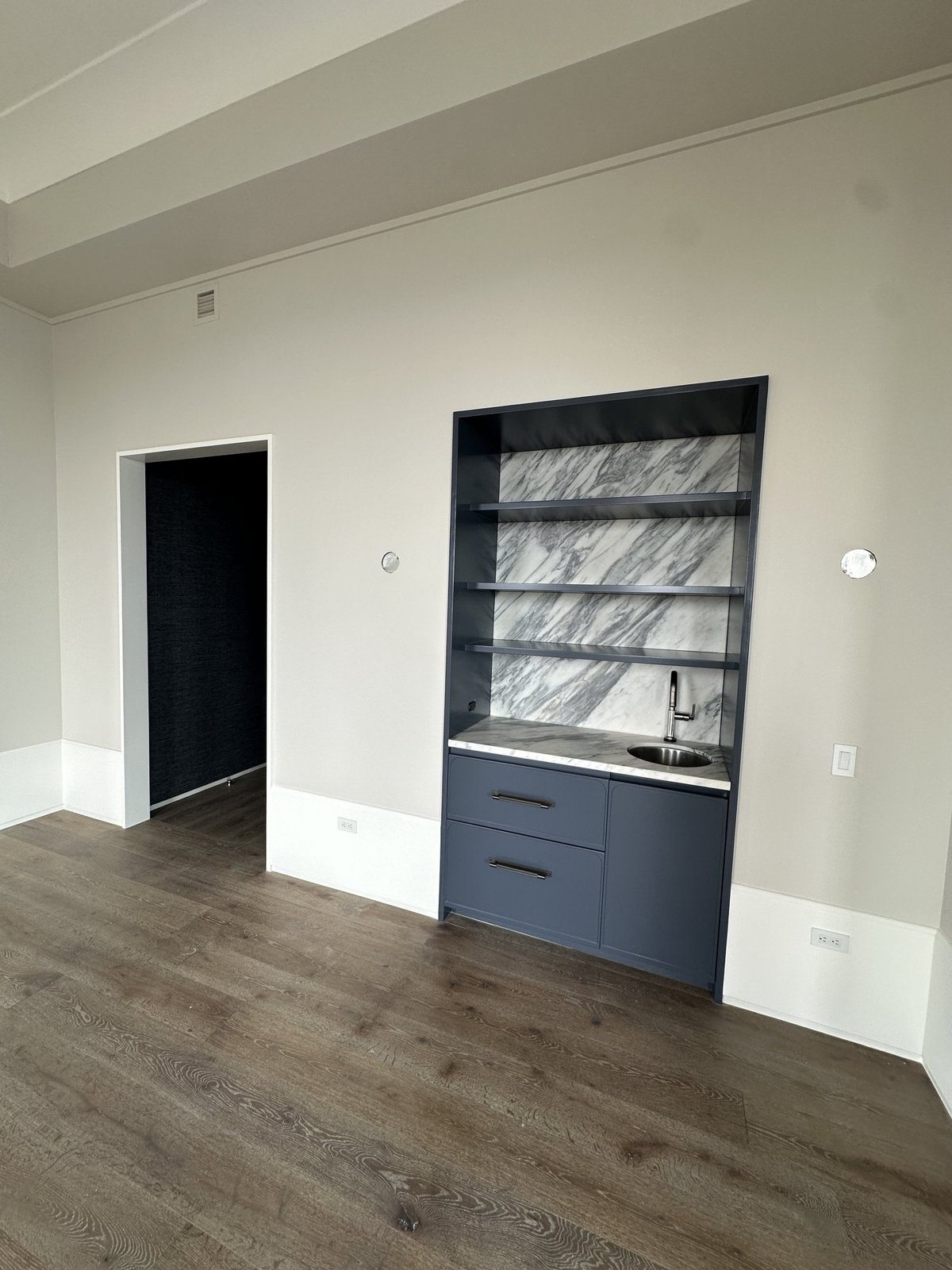 Mint interior painting work — painting gallery 53